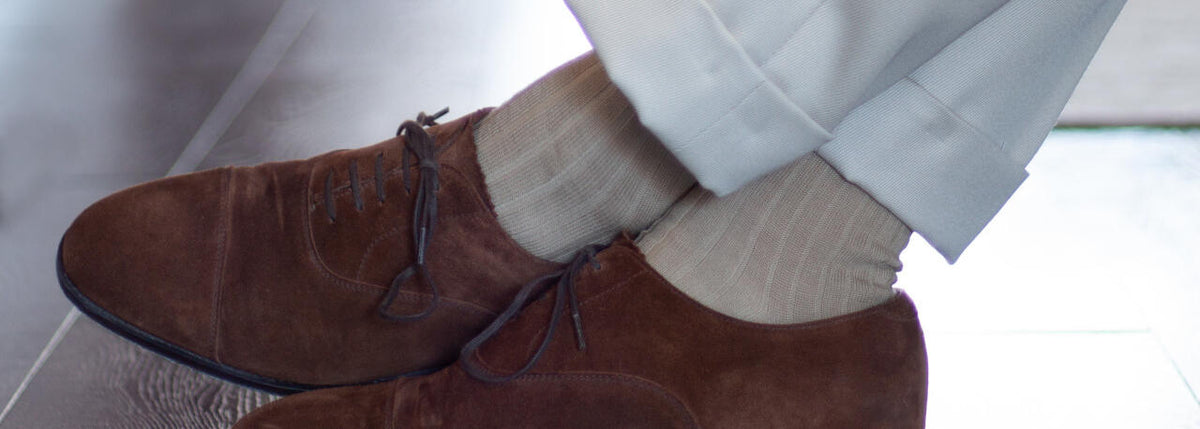 What Color Socks with Khaki Pants?